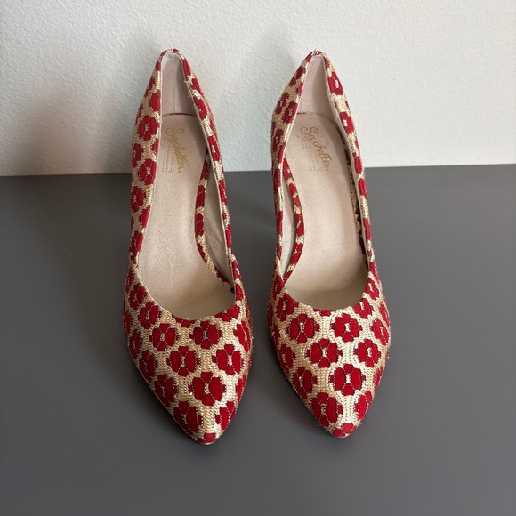 Seychelles size 9 special edition gold and red brocade heels New - Picture 1 of 13